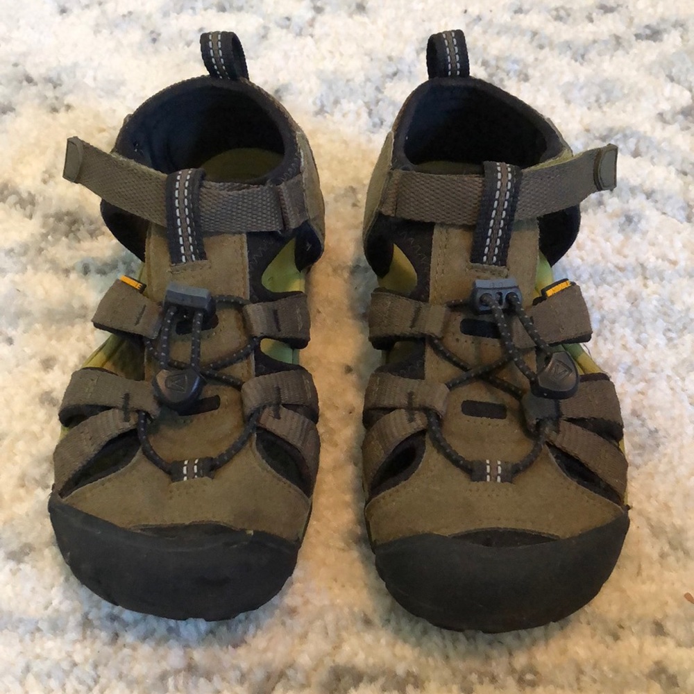 Big Kids' Seacamp Keenes. Size 2